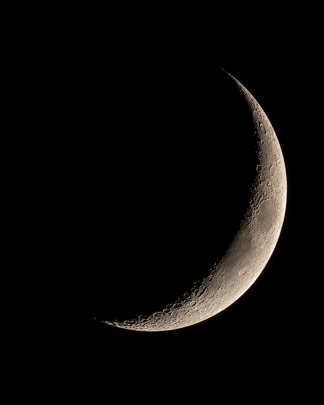 Crescent Silence AMOLED Moon Wallpaper wallpaper full preview