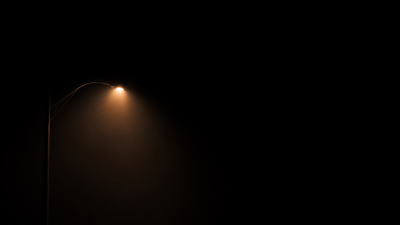 Foggy Glow AMOLED Streetlight Wallpaper wallpaper full preview
